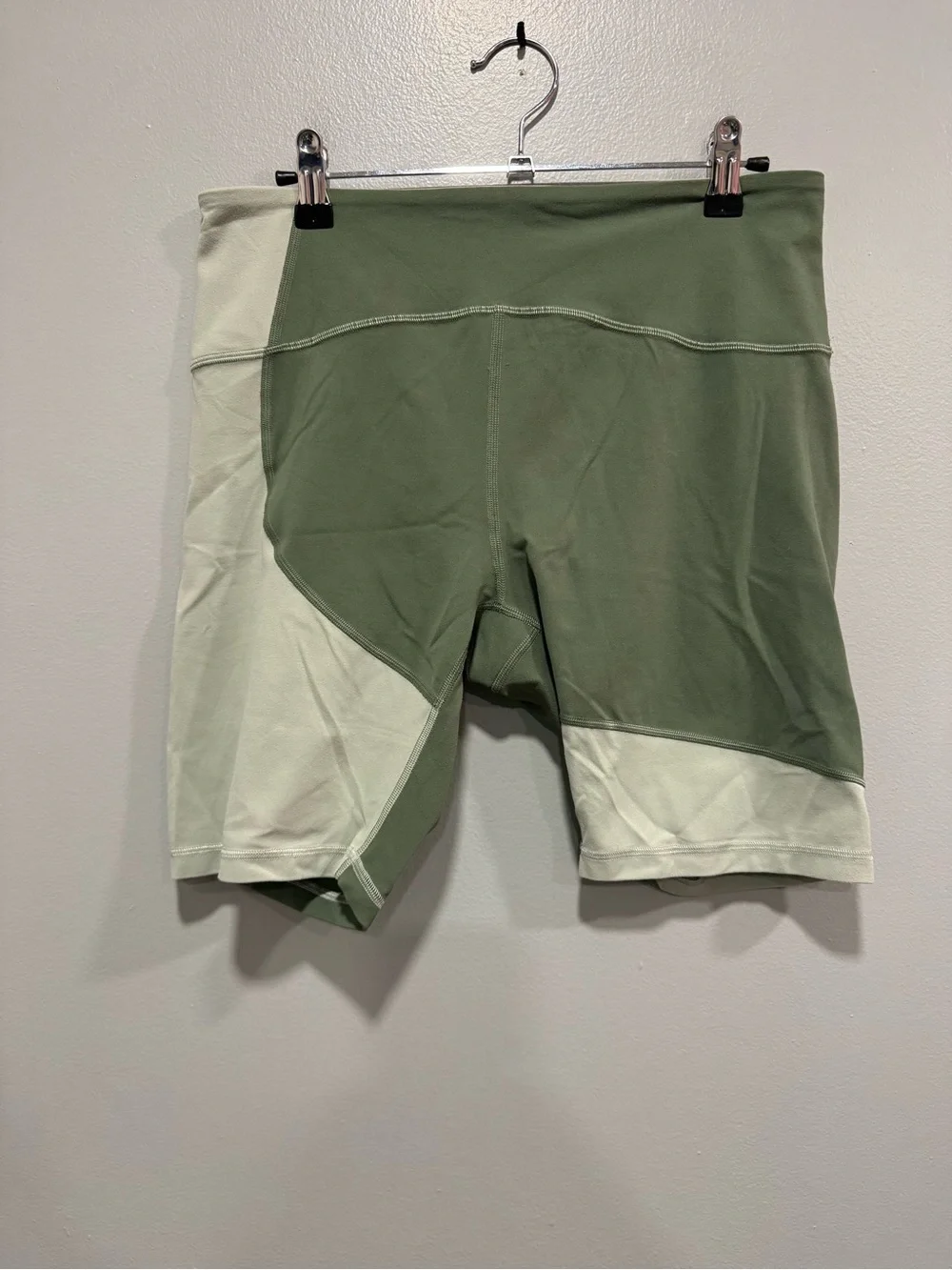 Lululemon Nulu Colour Block High-Rise Short 8